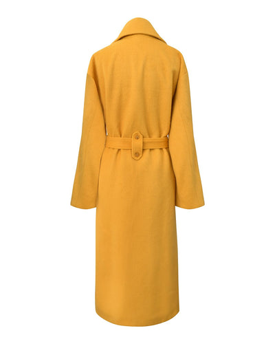 Manteau jaune en laine